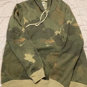 Women’s XXL Camo Sweatshirt